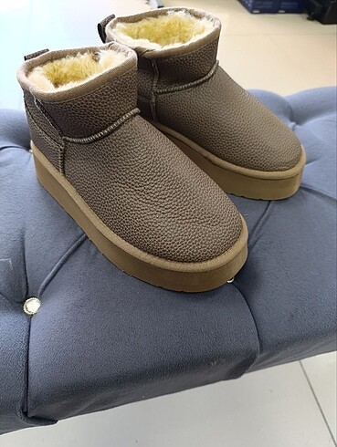 Ugg UGG Bot