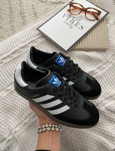 Adidas Spor Ayakkabı