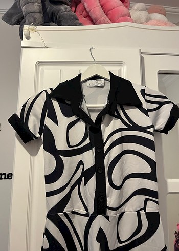 Kadın Baskılı Kısa Tulum, Düğmeli, Yüksek Yaka - Görsel 3