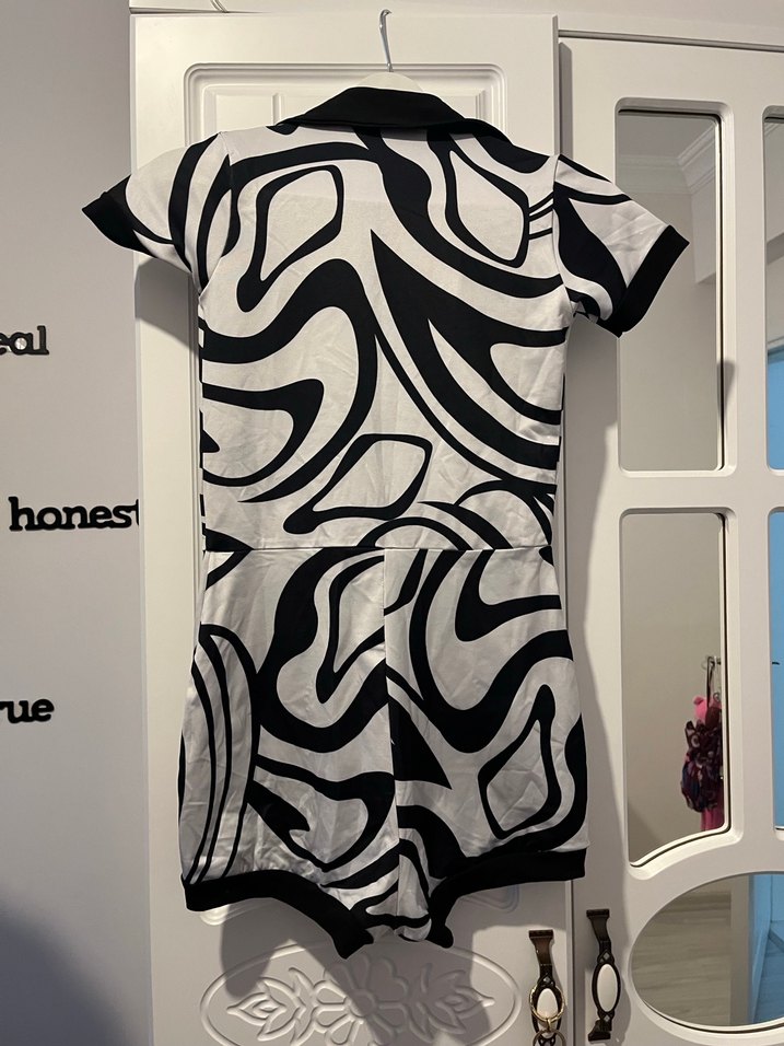 Kadın Baskılı Kısa Tulum, Düğmeli, Yüksek Yaka - Görsel 4