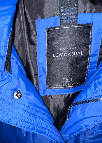 LCW CASUAL Erkek Kapüşonlu Astarlı Şişme Mavi Kışlık Mont - Görsel 3