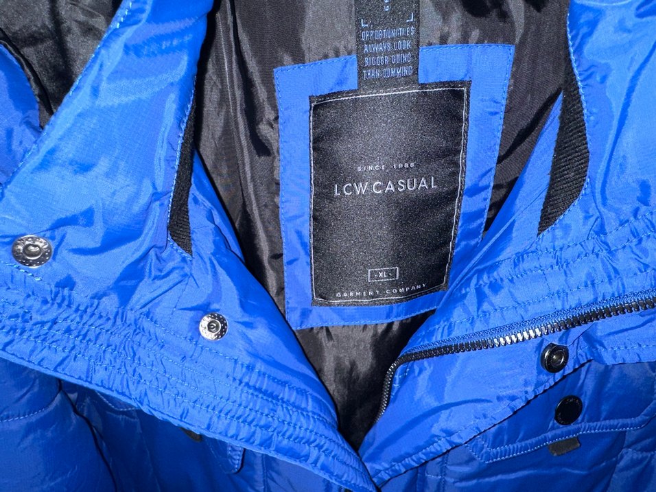 LCW CASUAL Erkek Kapüşonlu Astarlı Şişme Mavi Kışlık Mont - Görsel 3