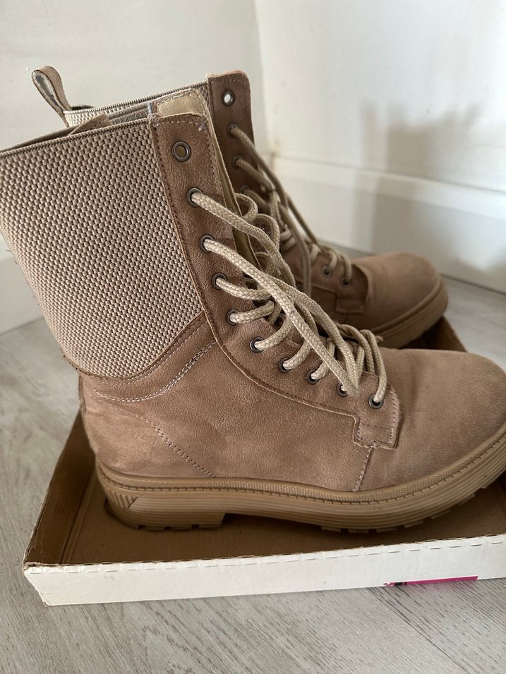 Bej Süet Kadın  Fermuarsız Bağcıklı Bot - Görsel 2