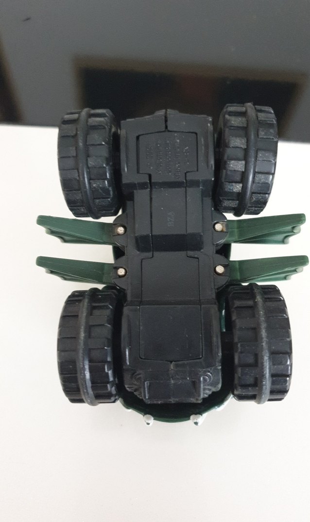 Yeşil Ejderha Tasarımlı Oyuncak Araba - Görsel 4