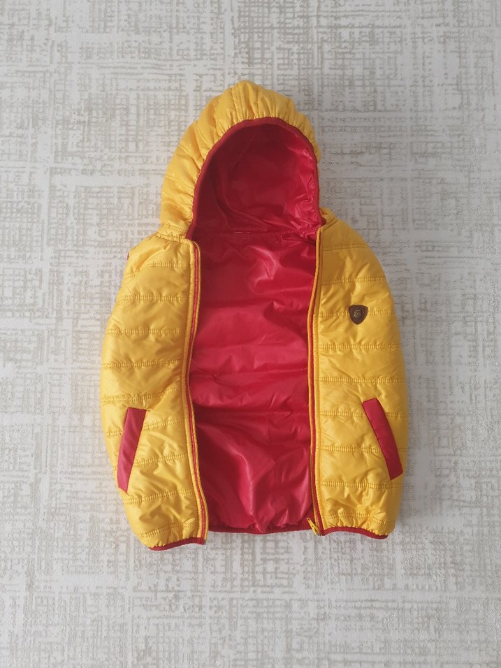 Kapüşonlu Sarı Kırmızı Fermuarlı Şişme Yelek - Görsel 4