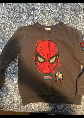 yağmurluk 4 kazak 3 gömlek 3  pantolon  1 şort - Görsel 3