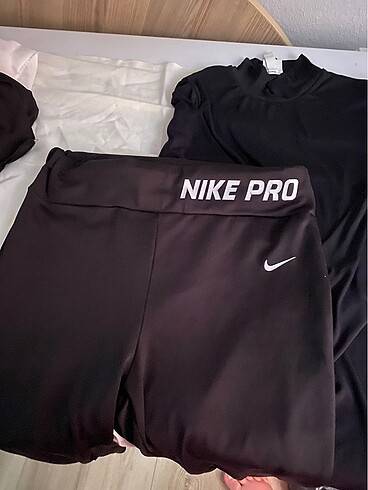 Nike 2defa giydim olmadıgı icin satıyorum