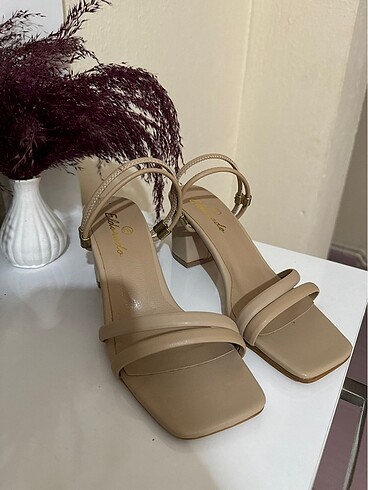 Zara Kısa topuk ????