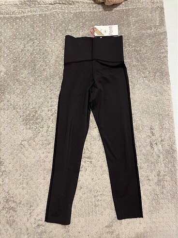 xs Beden siyah Renk Penti crop tayt etiketli