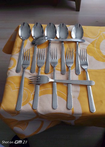 Gri Kaşık ve Çatal Seti Sarı Kumaş Üzerinde ürün 18_10 çelikten - Görsel 4