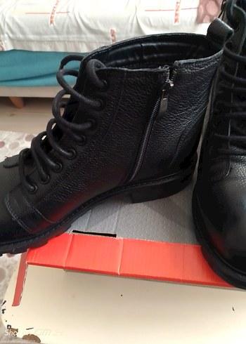 Siyah Deri Bağcıklı Kinetix 43 no bot fermuarlı bacaklı - Görsel 9