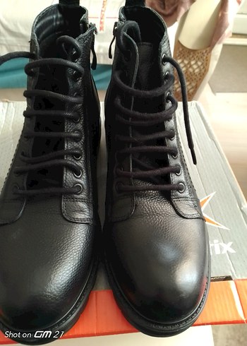 Siyah Deri Bağcıklı Kinetix 43 no bot fermuarlı bacaklı - Görsel 8