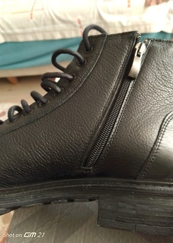 Siyah Deri Bağcıklı Kinetix 43 no bot fermuarlı bacaklı - Görsel 3