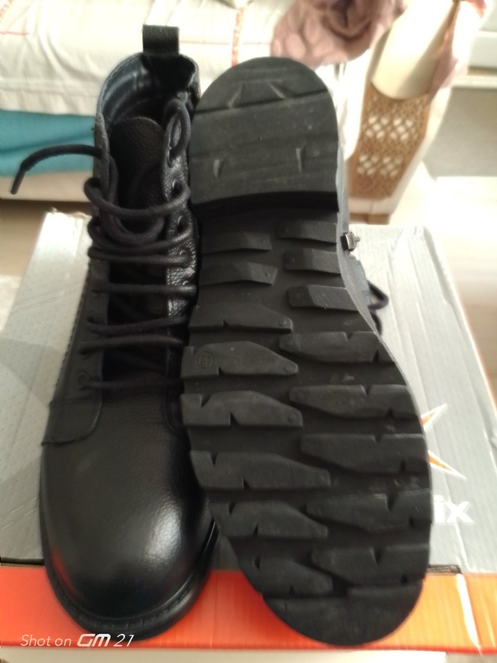 Siyah Deri Bağcıklı Kinetix 43 no bot fermuarlı bacaklı - Görsel 2