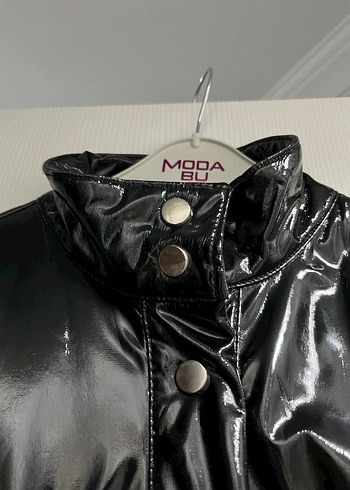 Kadın Siyah Parlak Deri Ceket, yağmurluk - Görsel 3