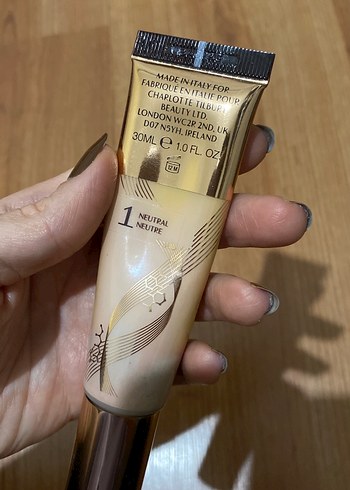 Charlotte Tilbury Beautiful Skin Fondöten - Görsel 2