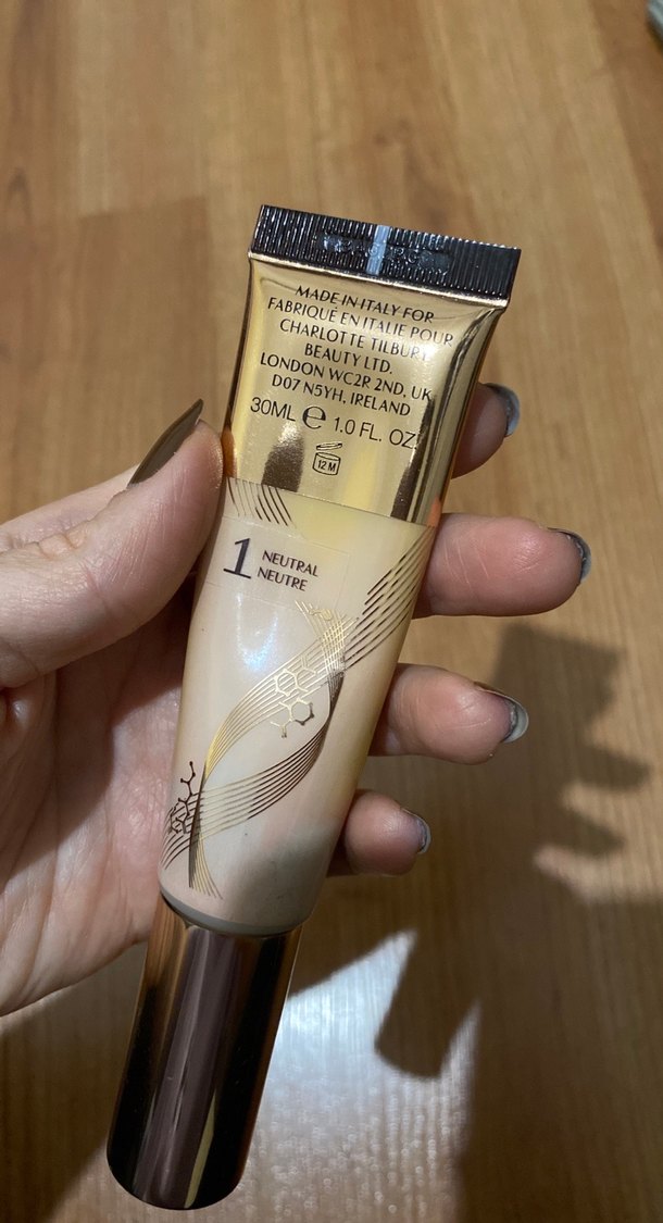 Charlotte Tilbury Beautiful Skin Fondöten - Görsel 2