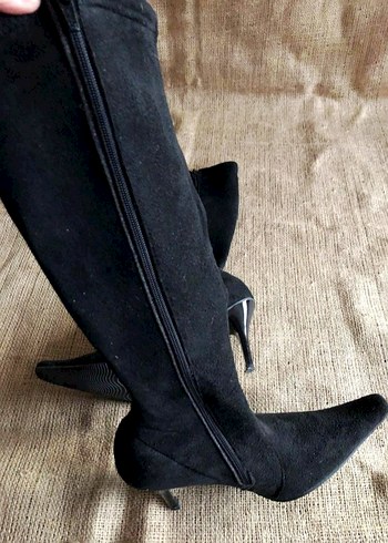 40 Beden Siyah Nakışlı Süet Dizüstü Stiletto Çizme