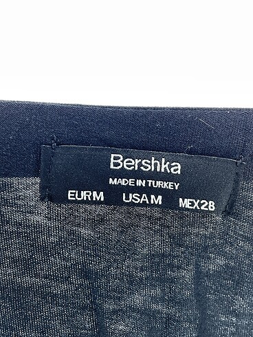 m Beden siyah Renk Bershka Kısa Elbise %70 İndirimli.