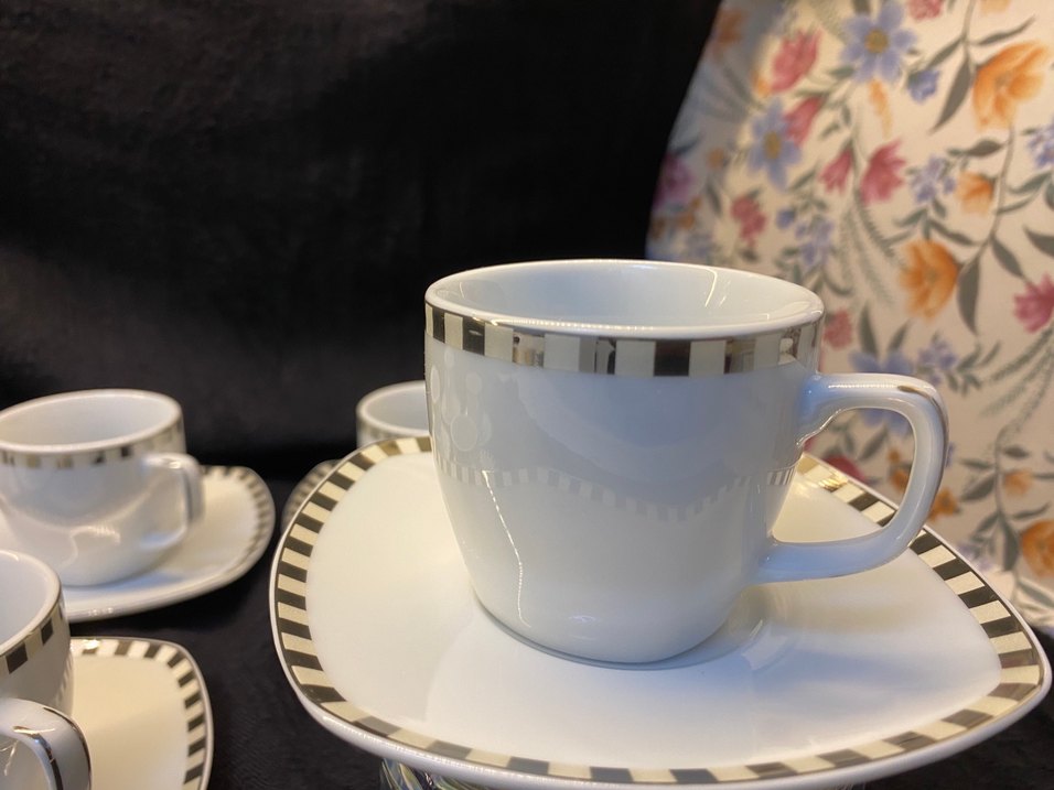 Gri Detaylı Beyaz Porselen Fincan Takımı - Görsel 2