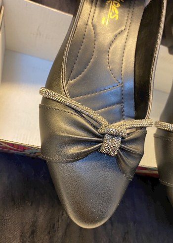 Siyah Fiyonk Detaylı Babet Ayakkabı - Görsel 2