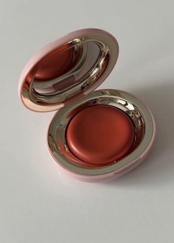  Beden Renk Rare beauty nearly apricot krem allık