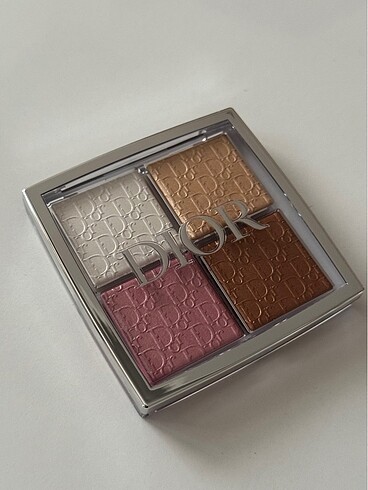 Beden Dior glow face palette 001 universal