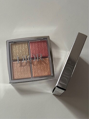  Beden Dior glow face palette 004 rose gold
