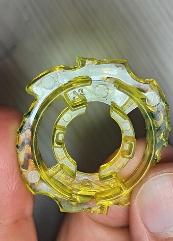  Beden Beyblade Divine Chimera