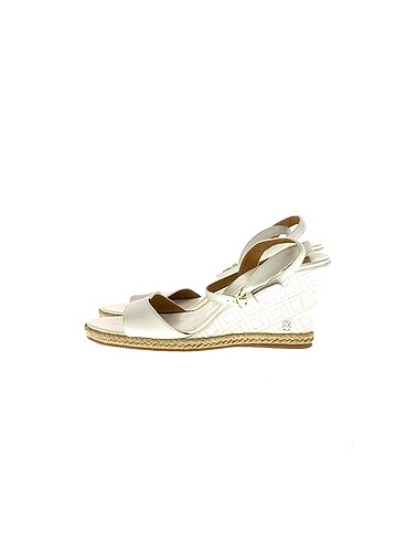 Tory Burch Dolgu Topuk %70 İndirimli.