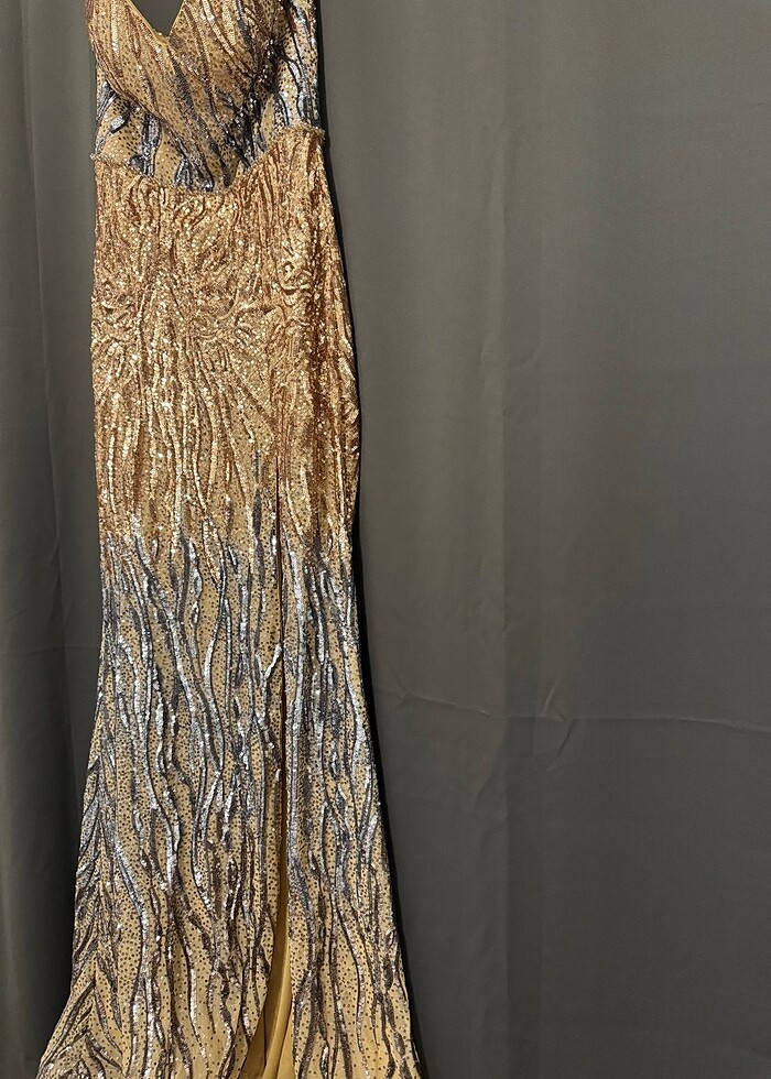 Şık pullu abiye - Görsel 5