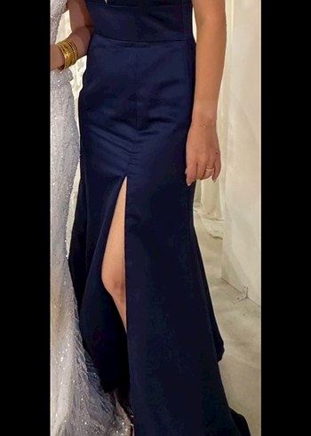 l Beden Oleg Cassini Lacivert Uzun Drapeli V Yaka Saten Abiye Elbise