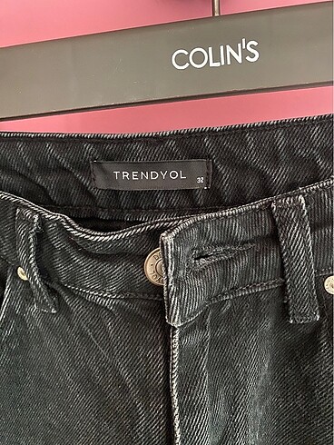 Trendyol & Milla DİZLERİ YIRTIK JEAN