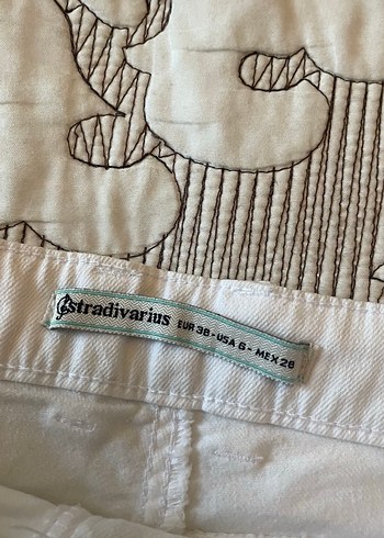 Düğmeli Beyaz Mini Denim Şort - Görsel 2