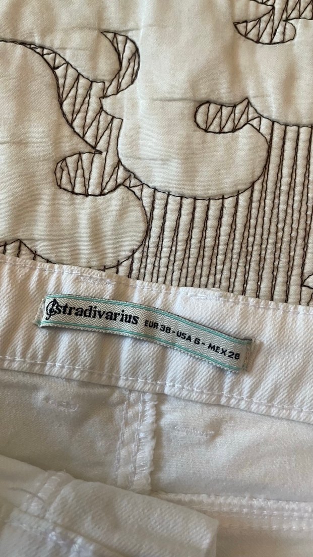 Düğmeli Beyaz Mini Denim Şort - Görsel 2