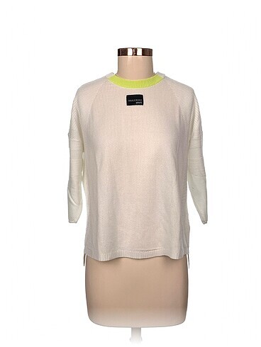 Adidas T-shirt %70 İndirimli.