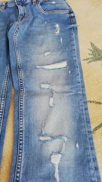 26 Beden ORJINAL ZARA PANTALON YIRTMACLI
