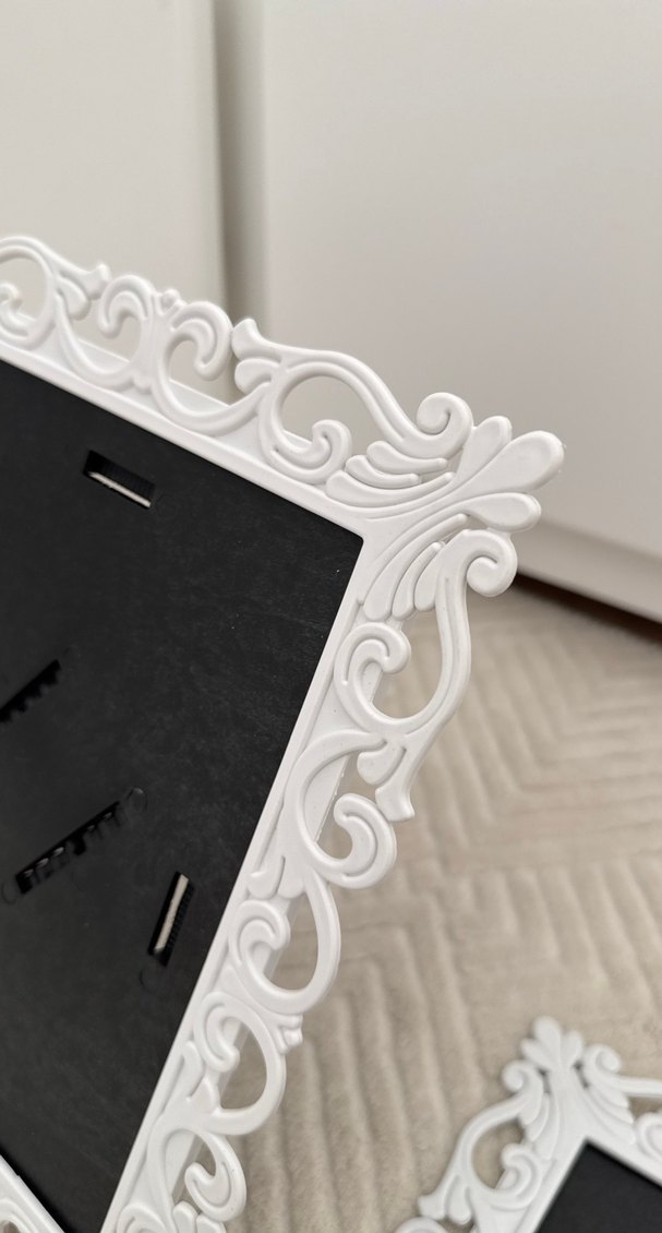 Beyaz süslü dekoratif fotoğraf çerçevesi - Görsel 3