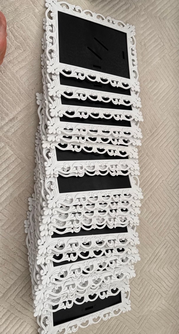 Beyaz süslü dekoratif fotoğraf çerçevesi - Görsel 2