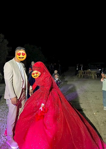 Uzun Kollu Kırmızı Drape İşlemeli Tesettür Gelinlik - Görsel 4