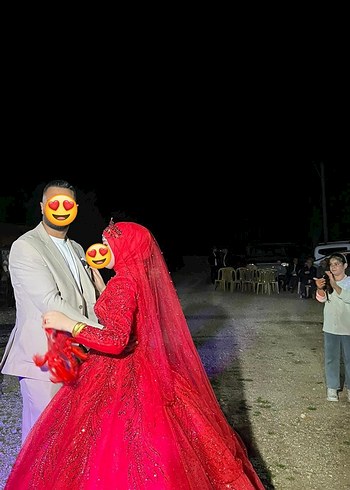 Uzun Kollu Kırmızı Drape İşlemeli Tesettür Gelinlik - Görsel 5