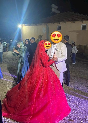 Uzun Kollu Kırmızı Drape İşlemeli Tesettür Gelinlik - Görsel 7