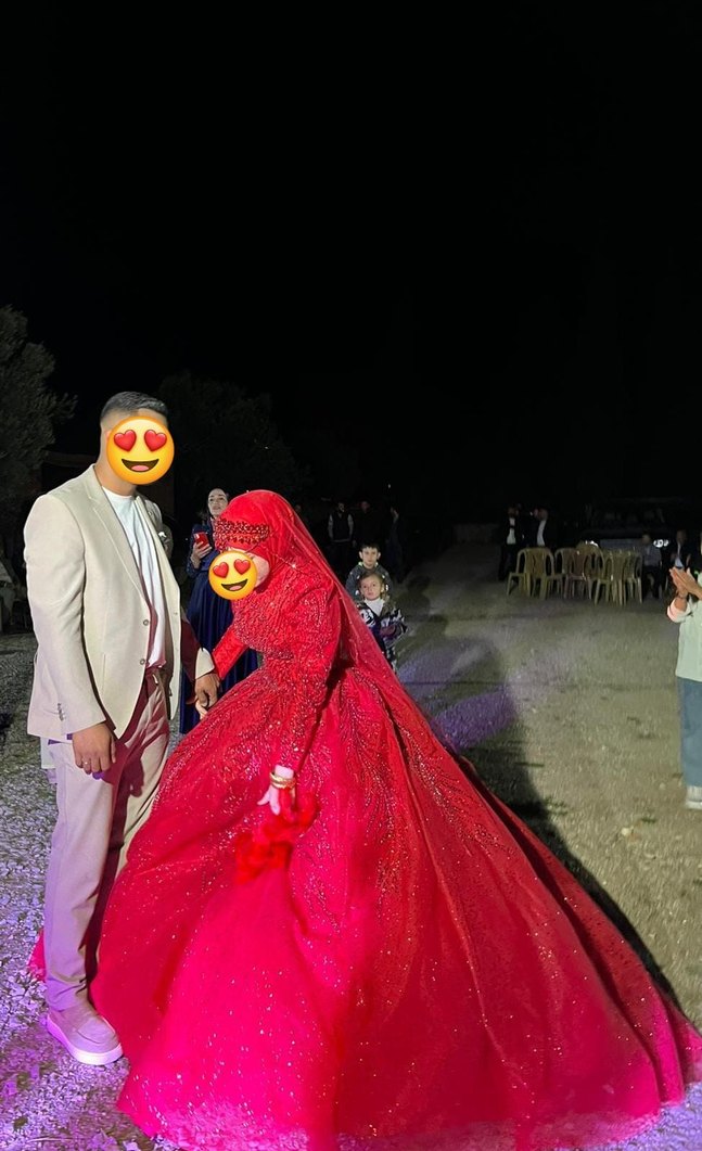 Uzun Kollu Kırmızı Drape İşlemeli Tesettür Gelinlik - Görsel 4