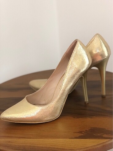 Diğer Stiletto altın sarı?