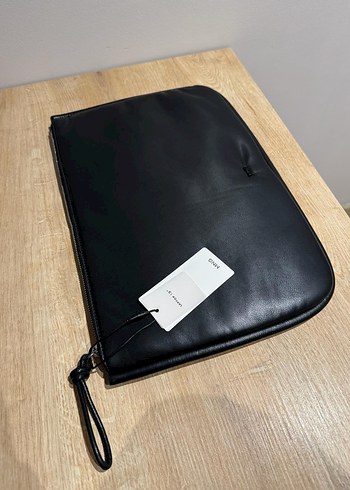Mango Siyah Deri Fermuarlı Kadın Clutch Çanta