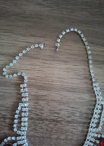 Kırmızı Taşlı İşlemeli Kadın kolye - Görsel 2