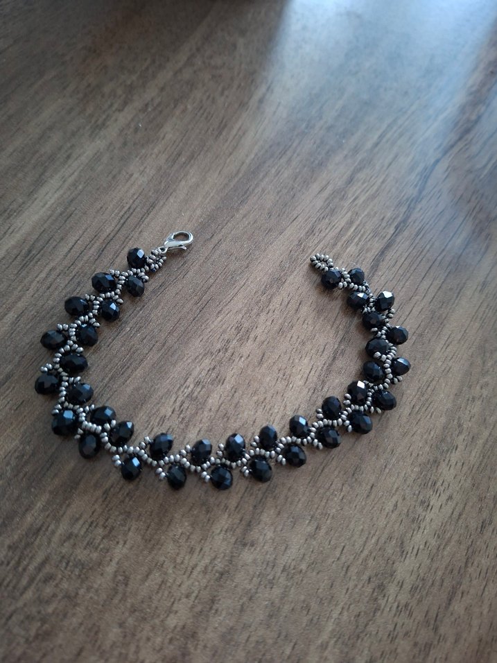 Siyah Gotik Boncuklu Kadın Bileklik - Görsel 2