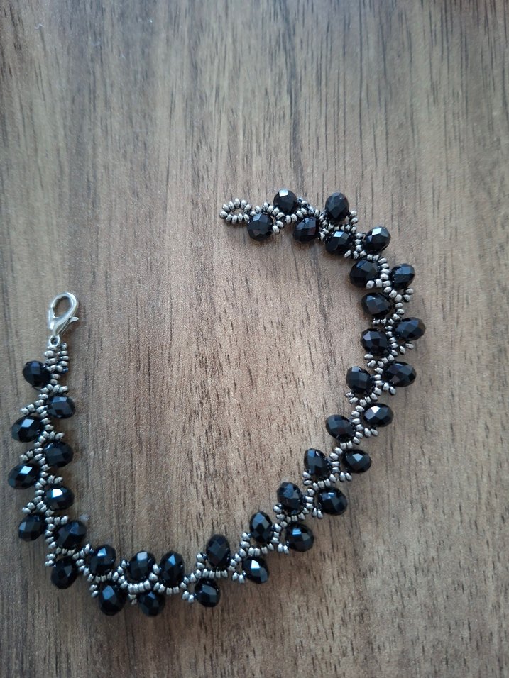 Siyah Gotik Boncuklu Kadın Bileklik - Görsel 4