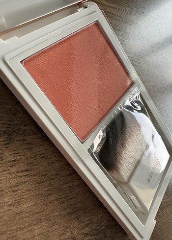 Diğer Pastel Bej Allık ve Fırça Seti