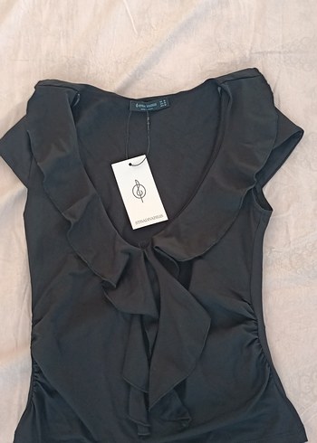s Beden siyah Renk Siyah V Yaka Fırfırlı Kısa Kollu Bluz xs s m l